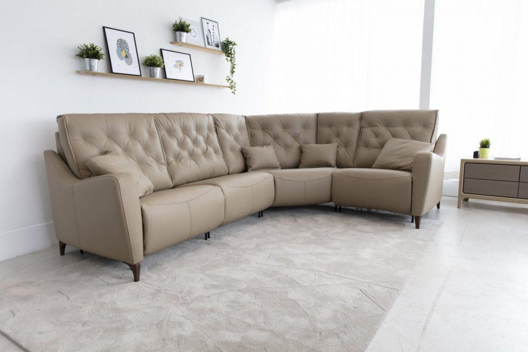 Avalon leather sofa from Fama