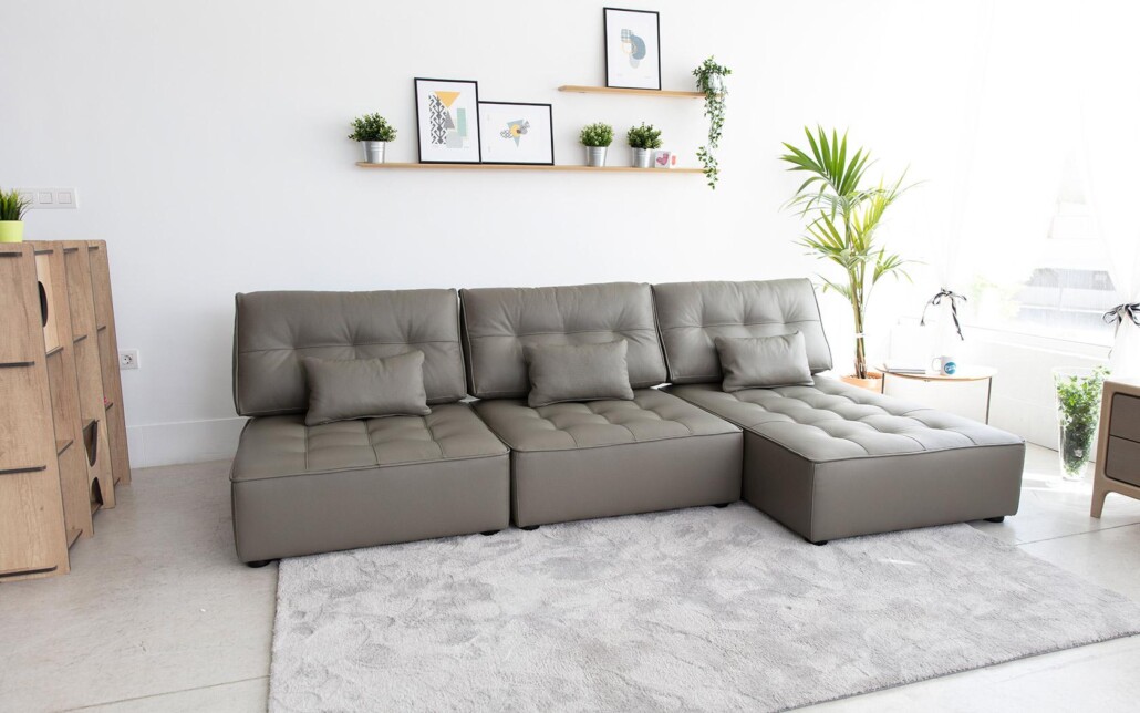 Arianne leather sofa from Fama