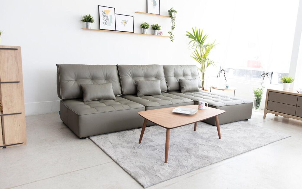 Arianne leather sofa from Fama