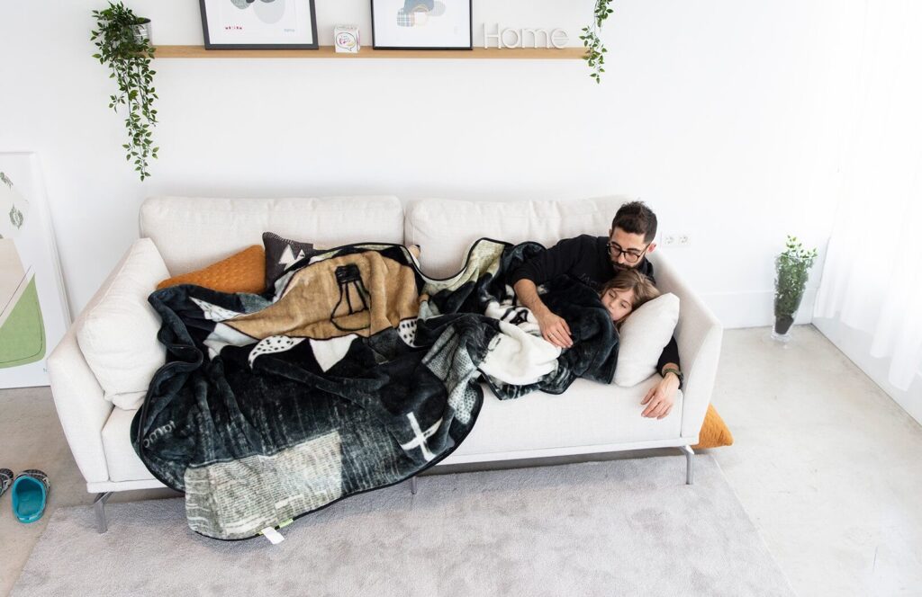 Guernica blanket from Fama