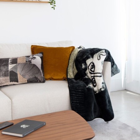 Guernica blanket from Fama