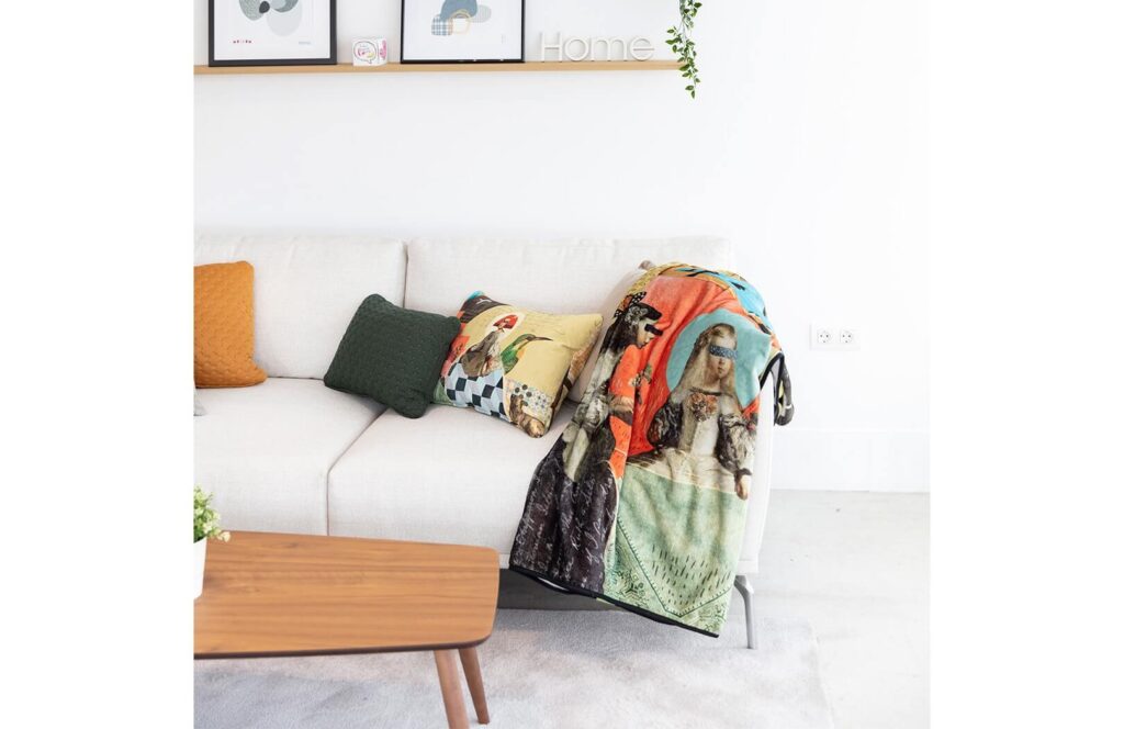 Meninas Blanket from Fama