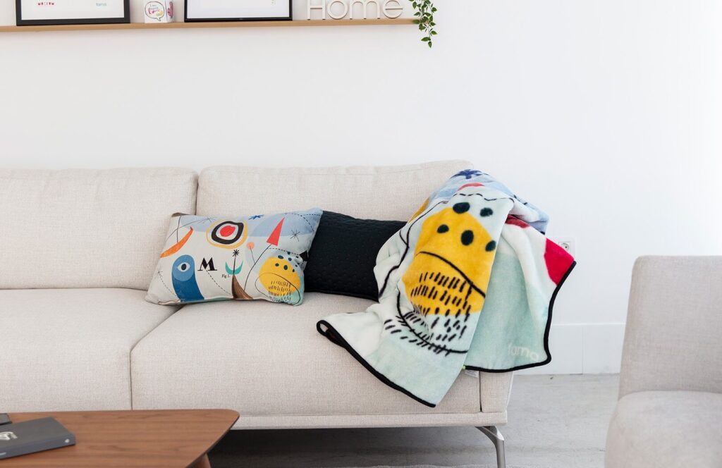 Miro Blanket from Fama