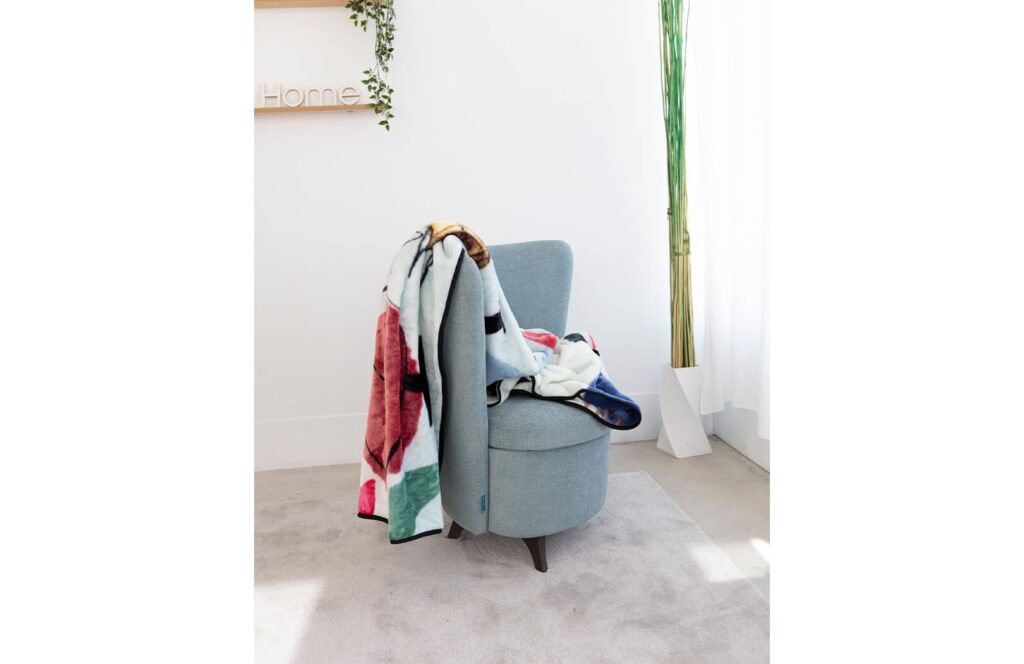 Miro Blanket from Fama