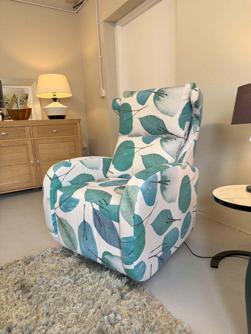 Kim power, rise recliner
