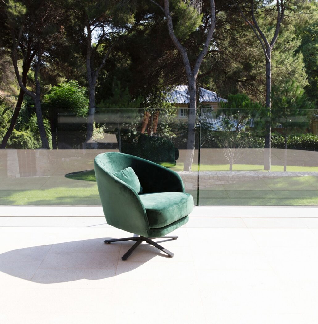 Komba Swivel Chair From Fama