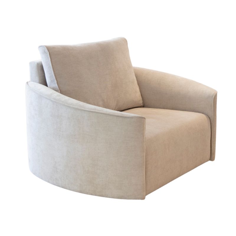 Nora Snuggler from Fama