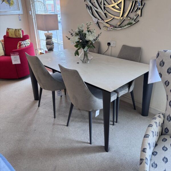 Etro Dining Table & 4 Clara Chairs