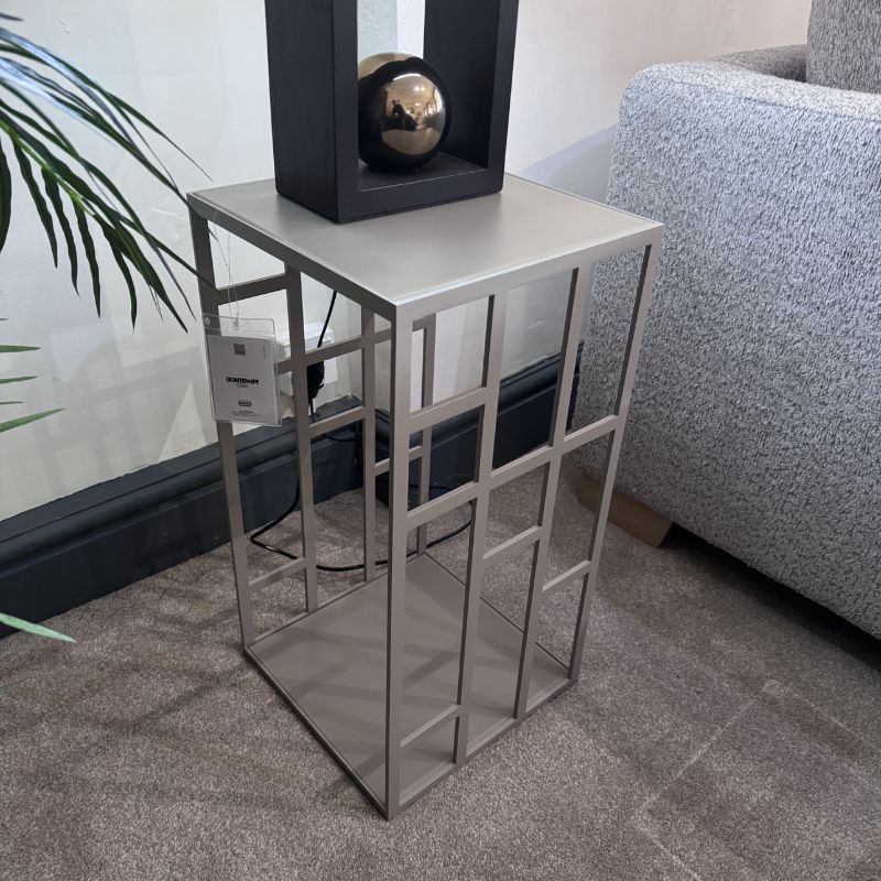 Manhattan High Table - Clearance Model